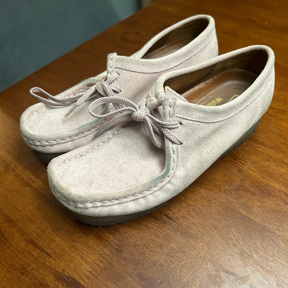 Clarks Wallabees 8M Pink